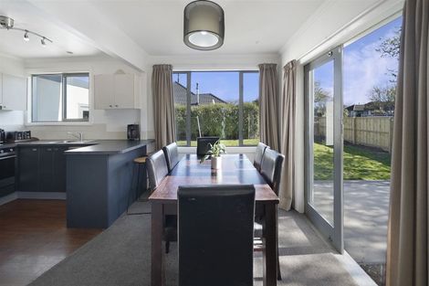 Photo of property in 33 Croziers Road, St Albans, Christchurch, 8052