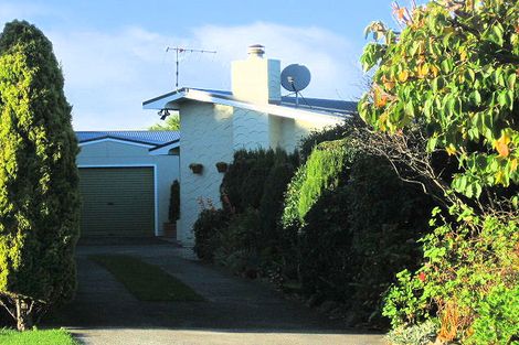 Photo of property in 18 Percival Road, Paraparaumu Beach, Paraparaumu, 5032