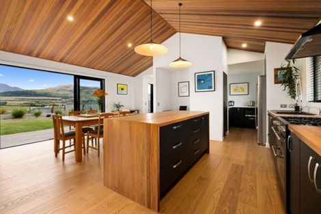 Photo of property in 6a Kinross Lane, Jacks Point, Queenstown, 9371