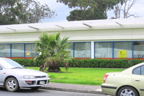 Photo of property in 3b/12 Selwyn Road, Cockle Bay, Auckland, 2014