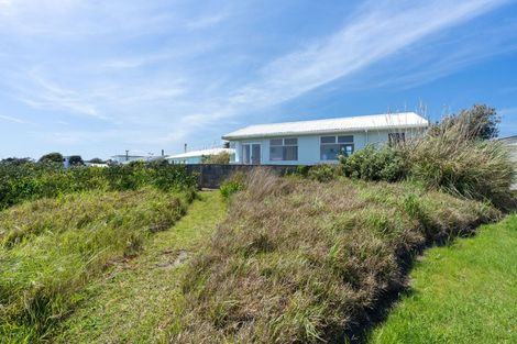 Photo of property in 7 Kent Avenue, Waitarere Beach, Levin, 5510