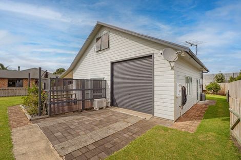 Photo of property in 17 Endeavour Close, Whitianga, 3510