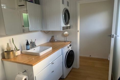 Photo of property in 20f1 Doris Gordon Crescent, Crofton Downs, Wellington, 6035