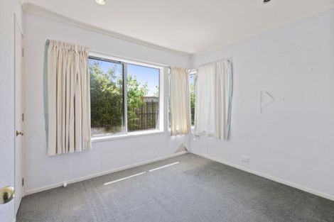 Photo of property in 3 Russett Grove, Henderson, Auckland, 0612