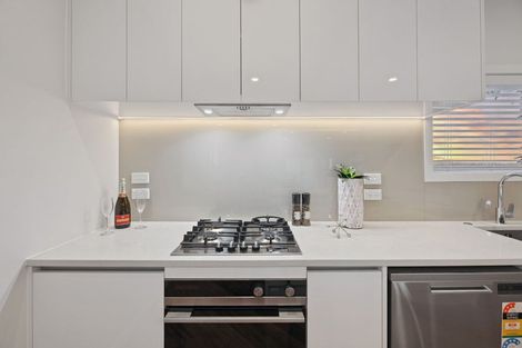 Photo of property in 352 East Coast Road, Sunnynook, Auckland, 0630