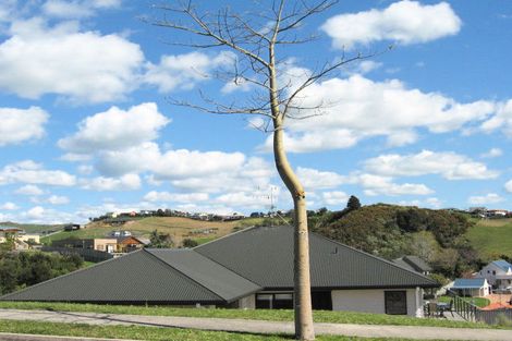 Photo of property in 6 Lysaght Place, Welcome Bay, Tauranga, 3112