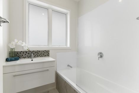 Photo of property in 7b Dreadon Road, Manurewa, Auckland, 2102