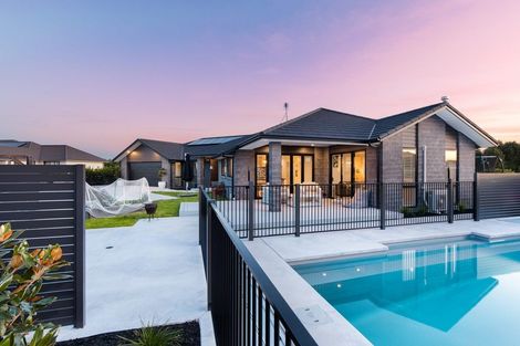 Photo of property in 15 Mike Smith Drive, Cambridge, 3434