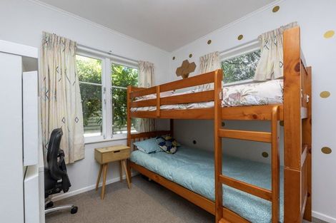 Photo of property in 25 Taipari Road, Te Atatu Peninsula, Auckland, 0610