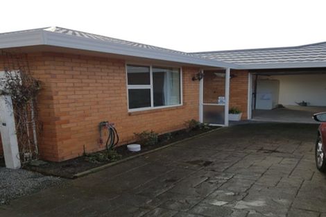 Photo of property in 15 Honeysuckle Place, Northcote, Christchurch, 8052