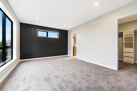 Photo of property in 18 Emerald Avenue, Rosehill, 2113