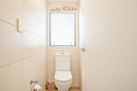 Photo of property in 77 San Marino Drive West, Henderson, Auckland, 0612