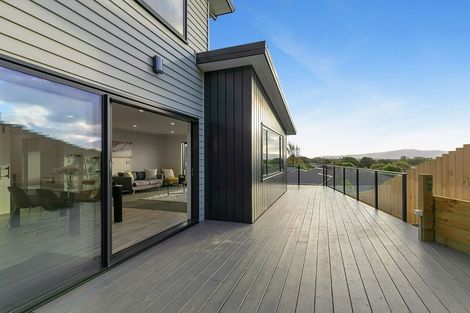 Photo of property in 68 Kakariki Grove, Waikanae, 5036