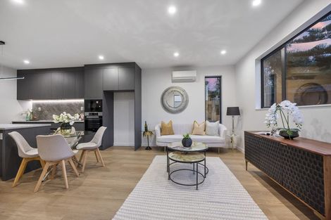 Photo of property in 3c Margaret Place, Milford, Auckland, 0620