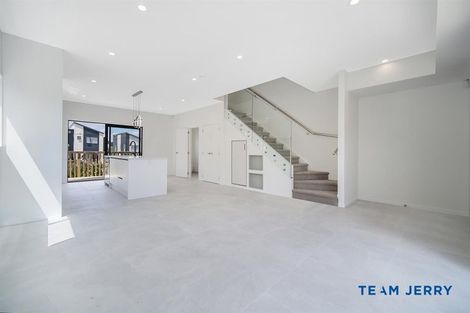 Photo of property in 1 Papauma Place, Papakura, 2110