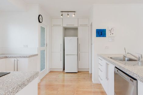 Photo of property in 35 Alison Street, Hamilton Lake, Hamilton, 3204