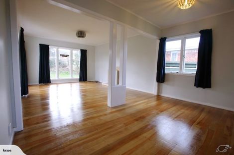 Photo of property in 18 Toru Street, Te Atatu Peninsula, Auckland, 0610