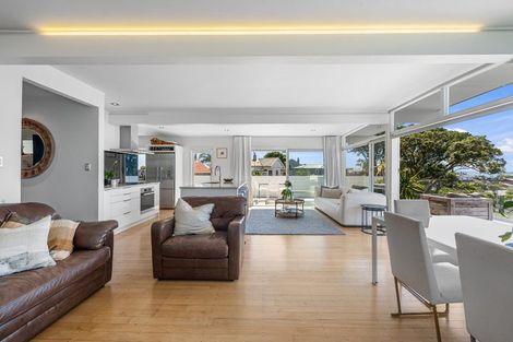 Photo of property in 24 Bridge View Road, Birkenhead, Auckland, 0626