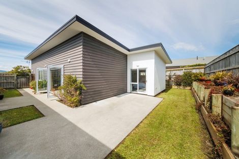 Photo of property in 10 Galea Grove, Kelvin Grove, Palmerston North, 4414