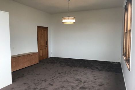 Photo of property in 43 Grant Road, Thorndon, Wellington, 6011