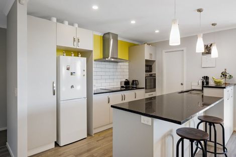 Photo of property in 19 Ballintoy Park Drive, Welcome Bay, Tauranga, 3175