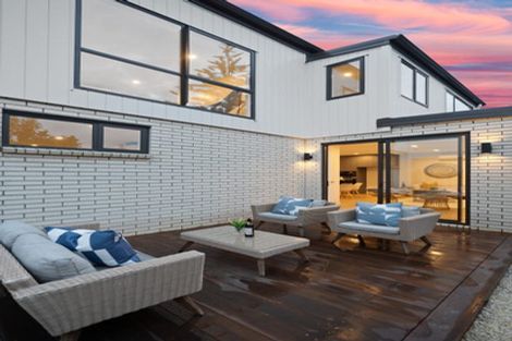 Photo of property in 3c Margaret Place, Milford, Auckland, 0620