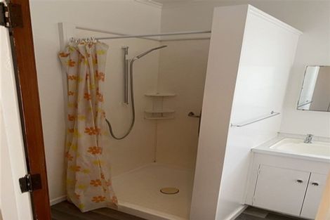 Photo of property in 2/16 Northall Road, New Lynn, Auckland, 0600