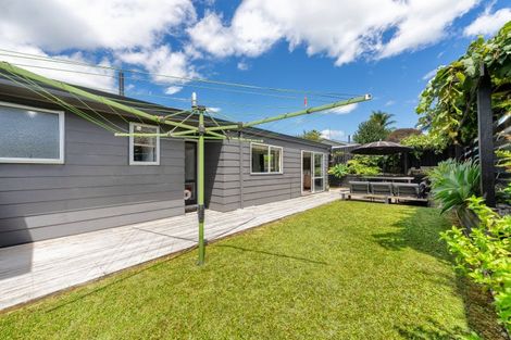 Photo of property in 15 Milsom Place, Te Puke, 3119