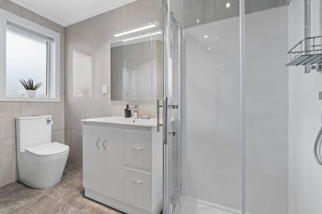 Photo of property in 27 High Road, Glenfield, Auckland, 0629