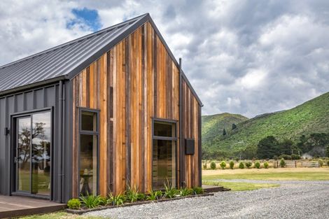 Photo of property in 26 Bucks Road, Tauwharenikau, Featherston, 5773