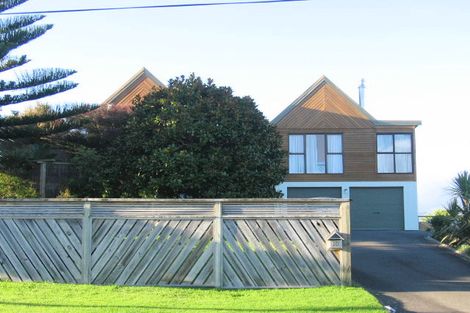 Photo of property in 20 Percival Road, Paraparaumu Beach, Paraparaumu, 5032