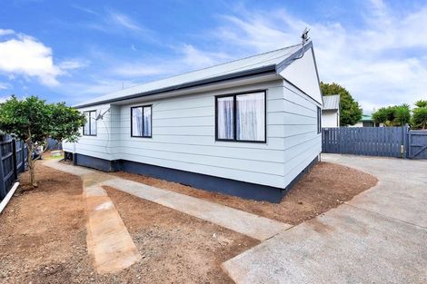 Photo of property in 12 Cameron Place, Ranui, Auckland, 0612