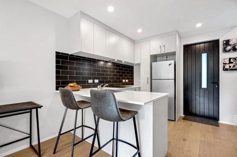 Photo of property in 27 Tokai Place, Glen Eden, 0602