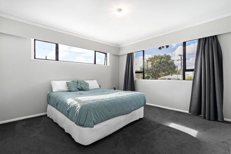 Photo of property in 18 Murray Road, Te Atatu Peninsula, Auckland, 0610