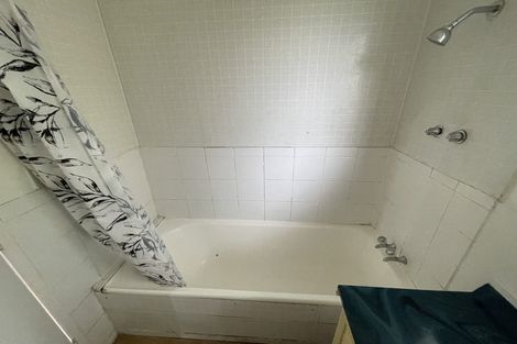 Photo of property in 1 Hewlett Road, Massey, Auckland, 0614