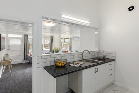 Photo of property in 35 Hanson Grove, Stokes Valley, Lower Hutt, 5019