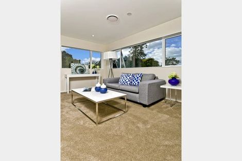 Photo of property in 8a Rosalind Road, Glenfield, Auckland, 0629