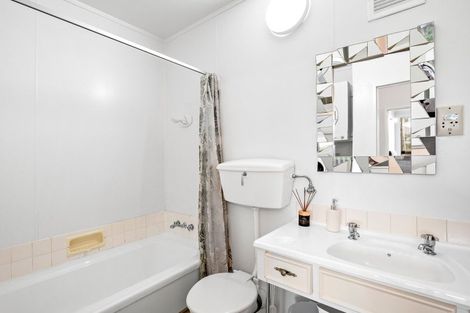Photo of property in Hobson Court Flats, 19/70u Hobson Street, Thorndon, Wellington, 6011