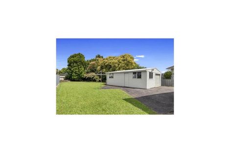 Photo of property in 121 Vodanovich Road, Te Atatu South, Auckland, 0610