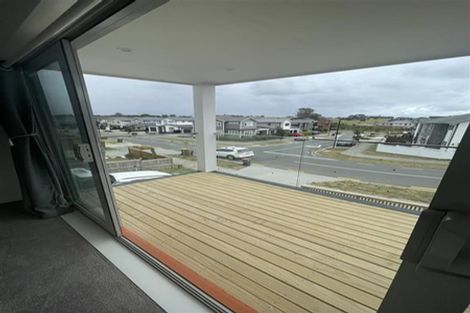 Photo of property in 10 Fort Lincoln Loop, Karaka, Papakura, 2113