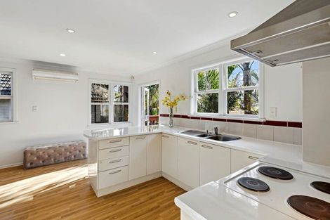 Photo of property in 31 Tiraumea Drive, Pakuranga, Auckland, 2010
