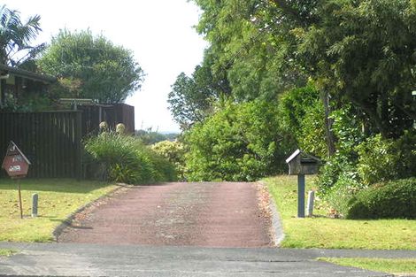 Photo of property in 71 Becroft Drive, Forrest Hill, Auckland, 0620