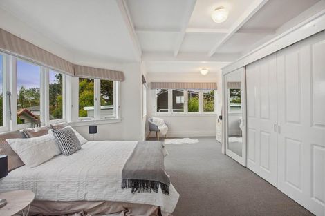 Photo of property in 48 Sunnynook Road, Sunnynook, Auckland, 0620