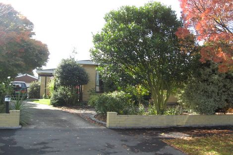 Photo of property in 12 Montclare Avenue, Ilam, Christchurch, 8041