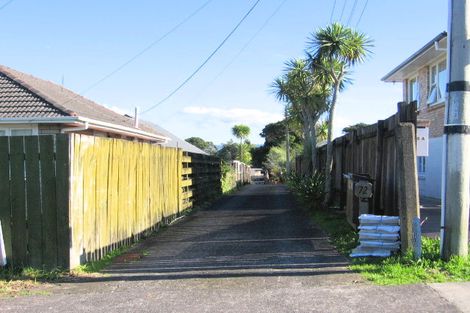 Photo of property in 5/72 Flanshaw Road, Te Atatu South, Auckland, 0610