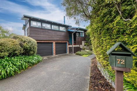 Photo of property in 72 Churton Drive, Churton Park, Wellington, 6037