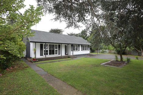 Photo of property in 51 Station Road, Marton, 4710