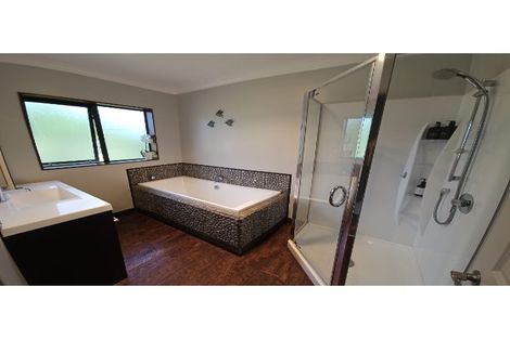 Photo of property in 94 Pohutukawa Drive, Levin, 5571