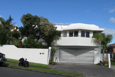 Photo of property in 2/23 Devon Road, Bucklands Beach, Auckland, 2012