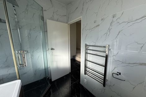 Photo of property in 575 East Coast Road, Browns Bay, Auckland, 0630